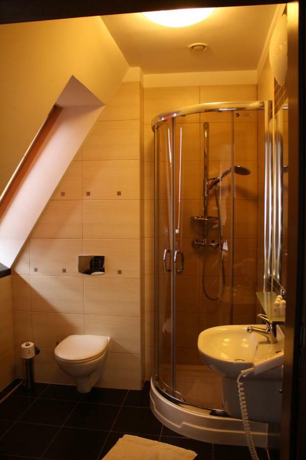 Hotel Pinocy Ledziny 외부 사진