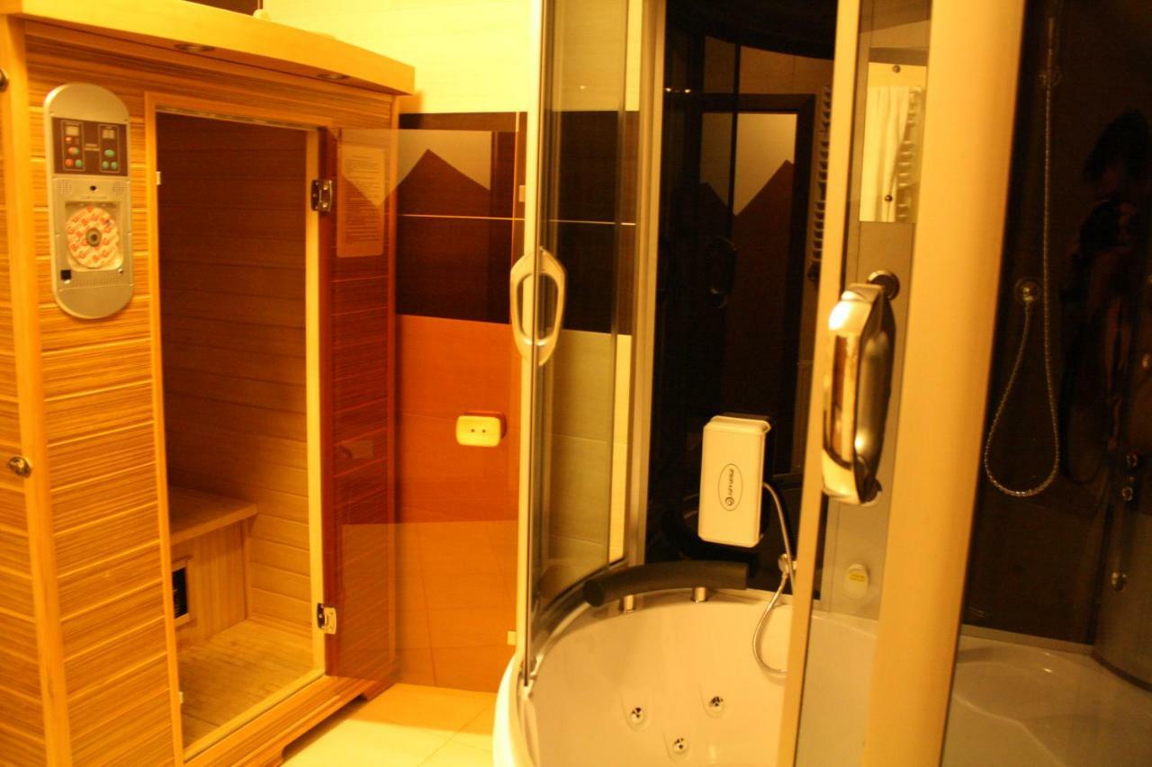 Hotel Pinocy Ledziny 외부 사진