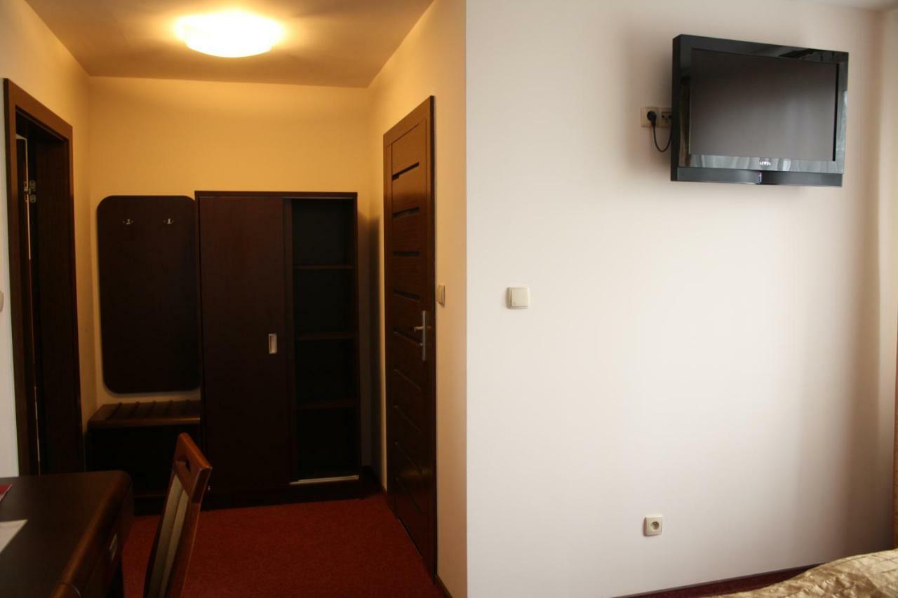 Hotel Pinocy Ledziny 외부 사진