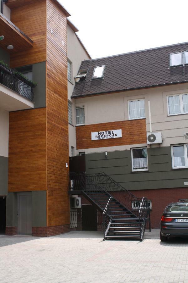 Hotel Pinocy Ledziny 외부 사진