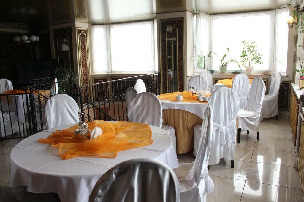 Hotel Pinocy Ledziny 외부 사진